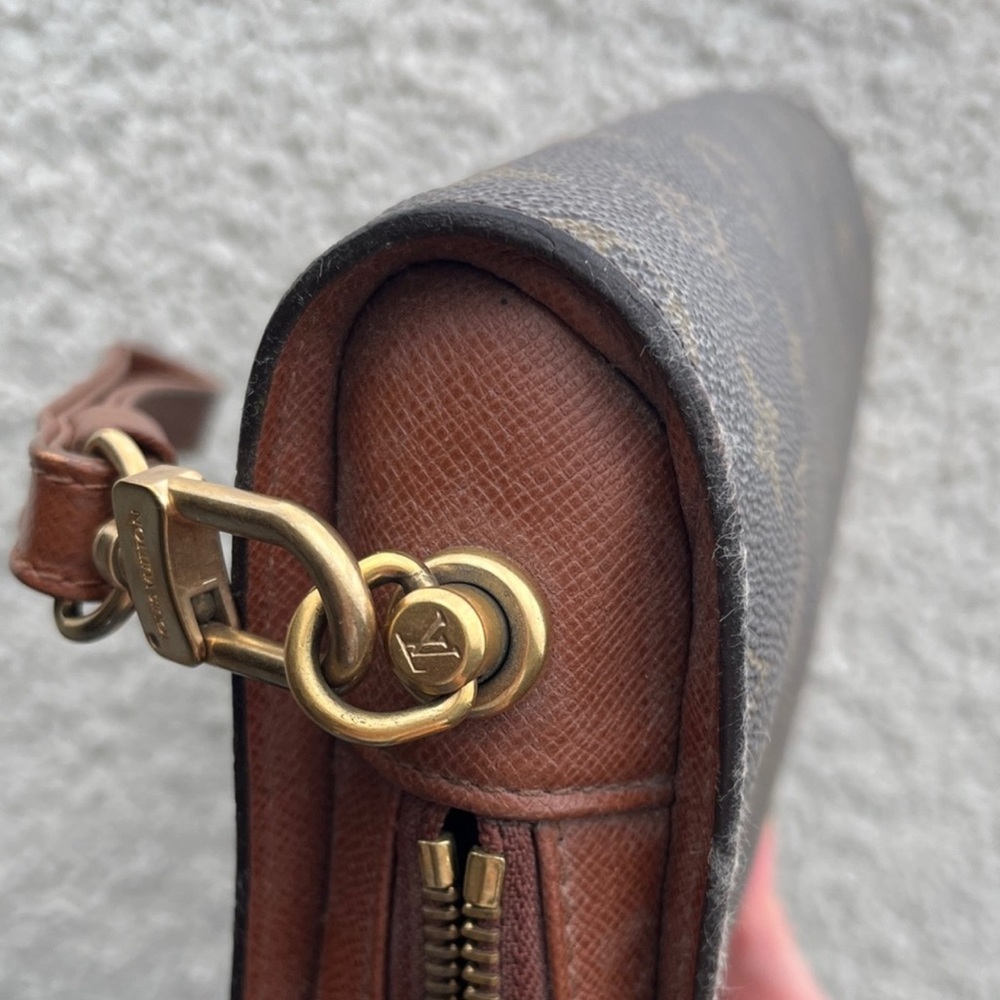 Louis Vuitton Orsay Clutch MUST GO!! MOVING OVERSEAS - Picture 10 of 15